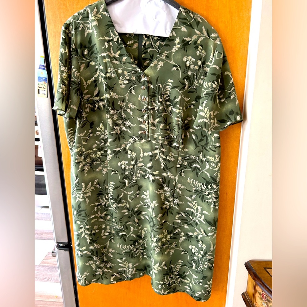 Plus size dress 20 W